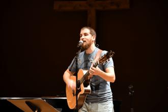 ryan @ guitar (photo credit: ray almsteadt)